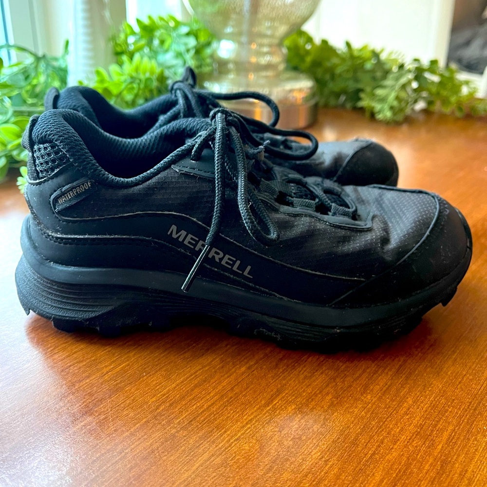 Merrell Moab Speed Low Waterproof Triple Black Kid's Sneaker Sz 13.5